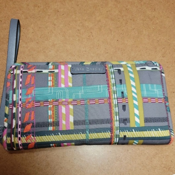 🆕 Vera Bradley Wallet- Base Color is Gray with Colored Designs - Picture 9 of 14